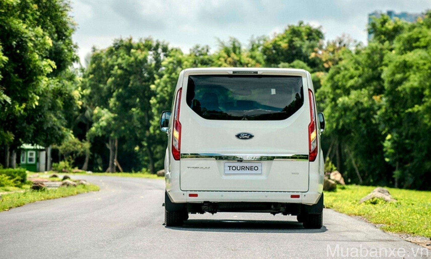 duoi xe ford tourneo tinbanxe vn