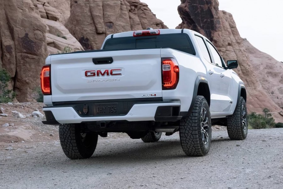 Thiết kế đuôi xe gmc canyon 