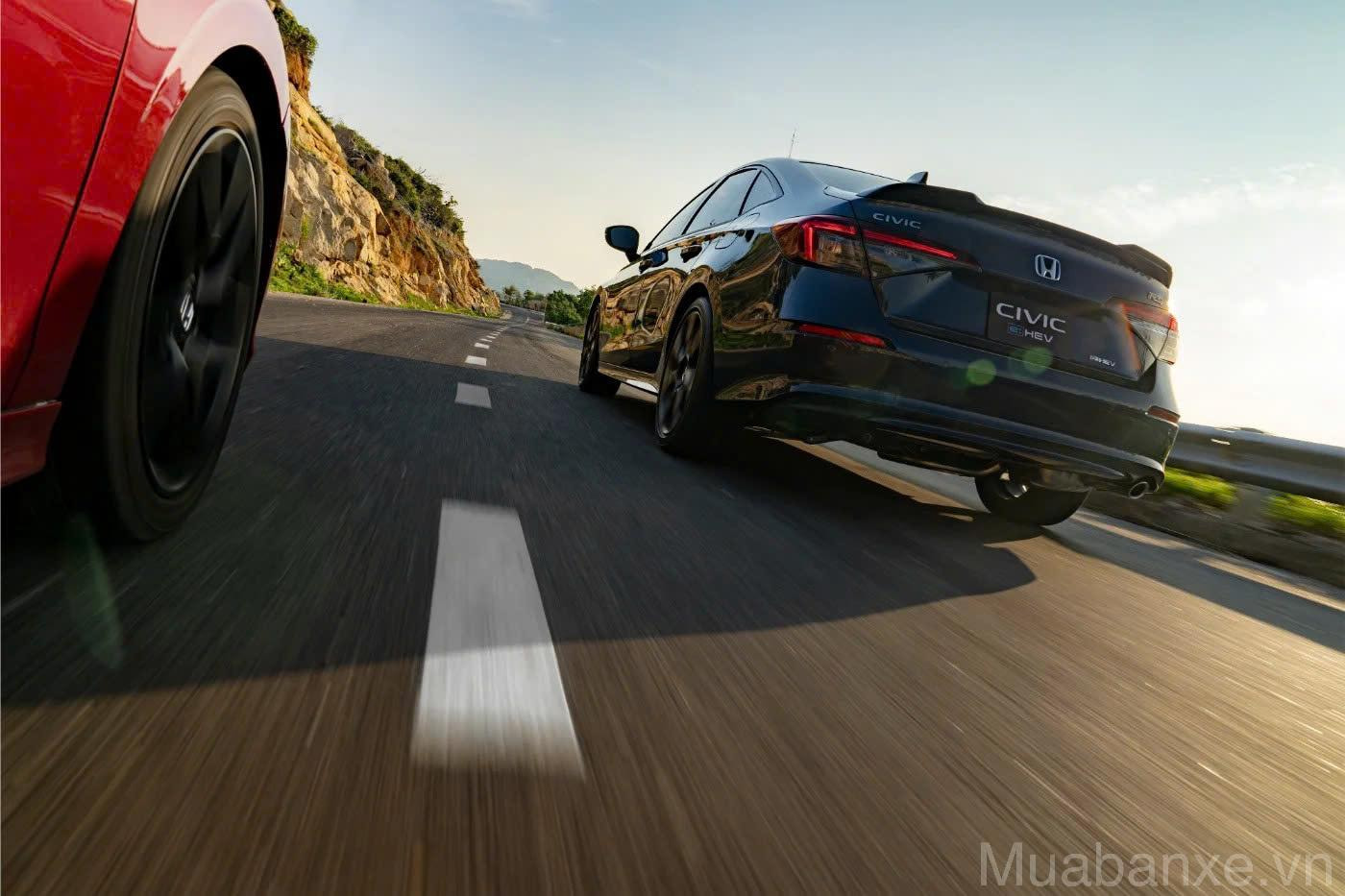 cam giac lai xe honda civic tren cao toc tinbanxe vn