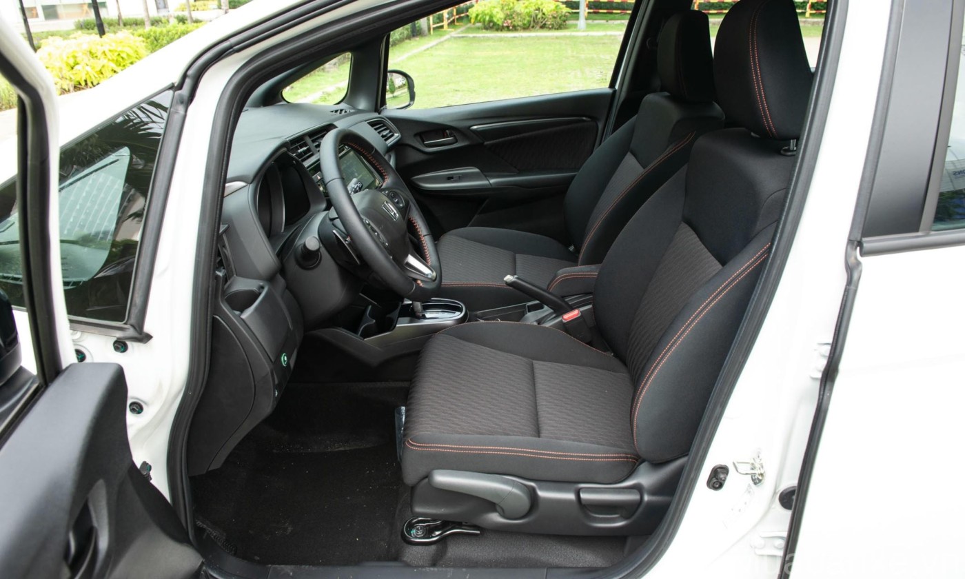 he thong ghe ngoi tren xe honda jazz tinbanxe vn