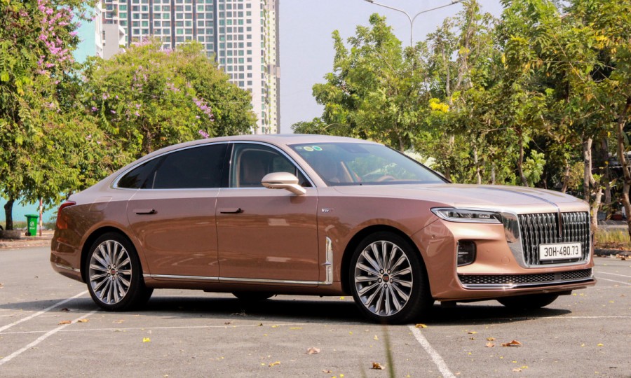 So sánh xe hongqi h9 