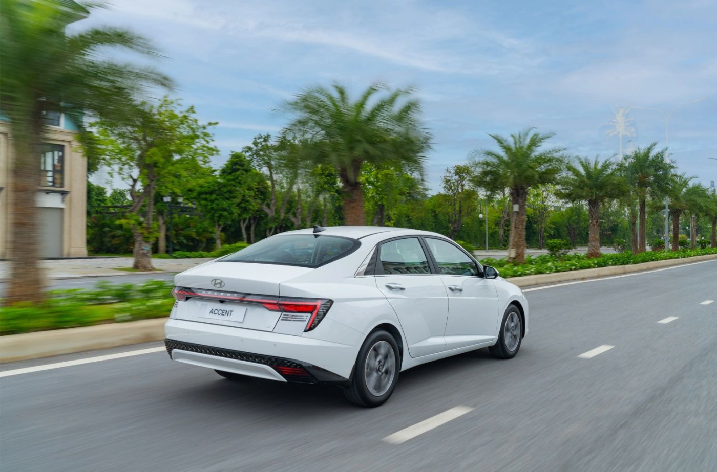 cam giac lai xe hyundai accent 1 tinbanxe vn