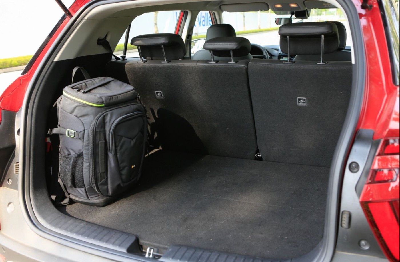 khoang hanh li xe hyundai creta 1 tinbanxe vn