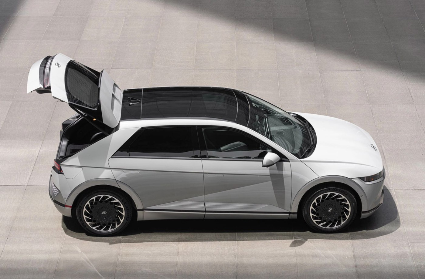 than xe hyundai ioniq 5 tinbanxe vn
