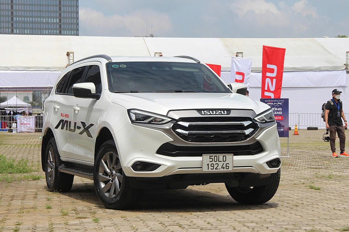 dau xe isuzu mu x tinbanxe vn