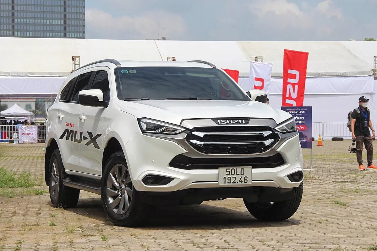 dau xe isuzu mu x tinbanxe vn