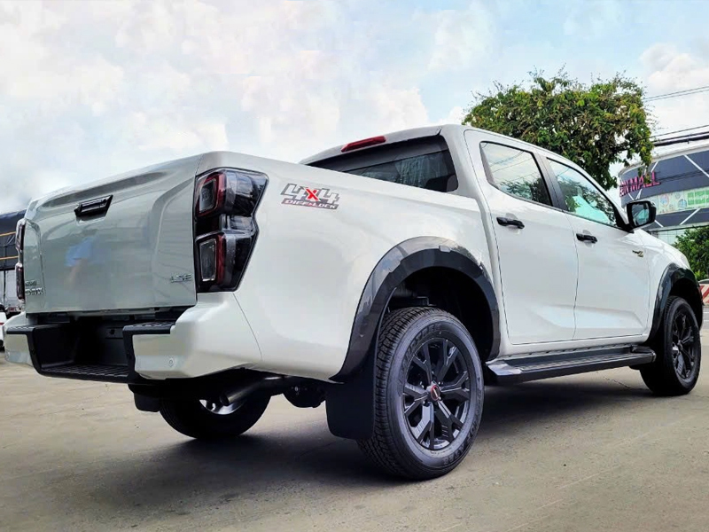 than xe isuzu d max tinbanxe