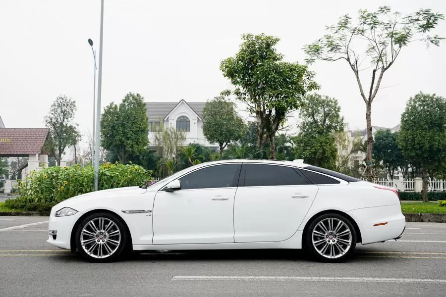 Thiết kế thân xe jaguar xjl