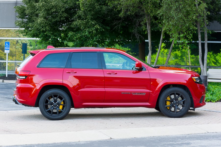 Cảm giác lái jeep grand cherokee trackhawk 