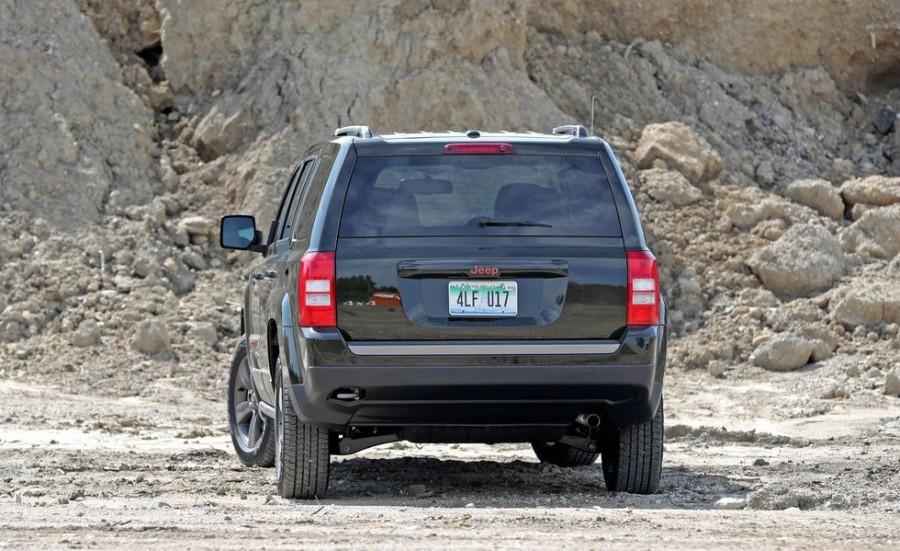 Thiết kế đuôi xe jeep patriot 