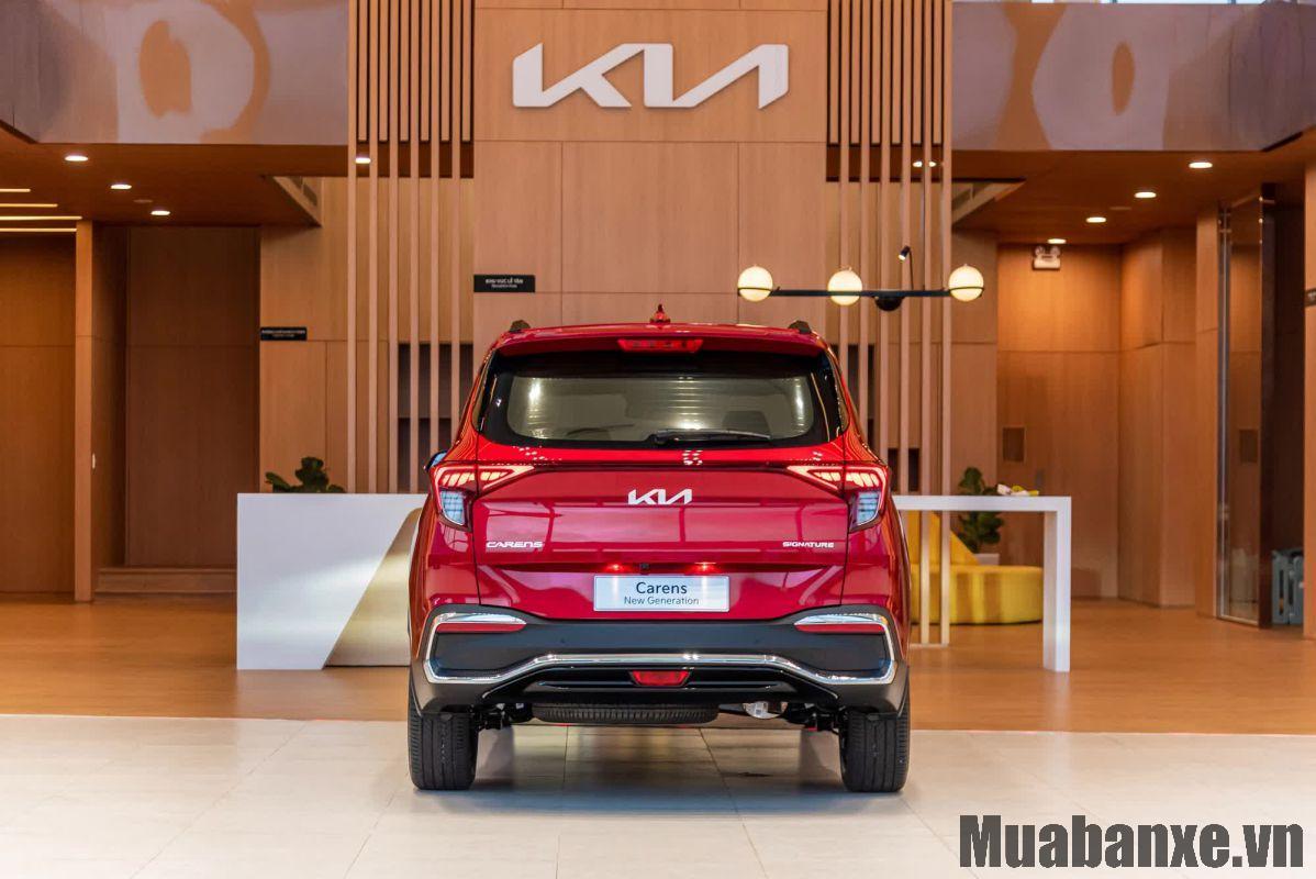 duoi-xe-kia-carens