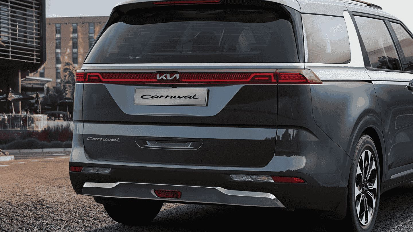 duoi xe kia carnival