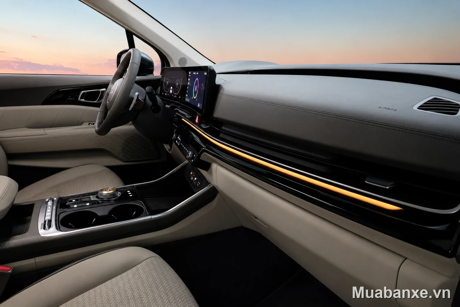 Kia Carnival bệ trung tâm (góc khác)