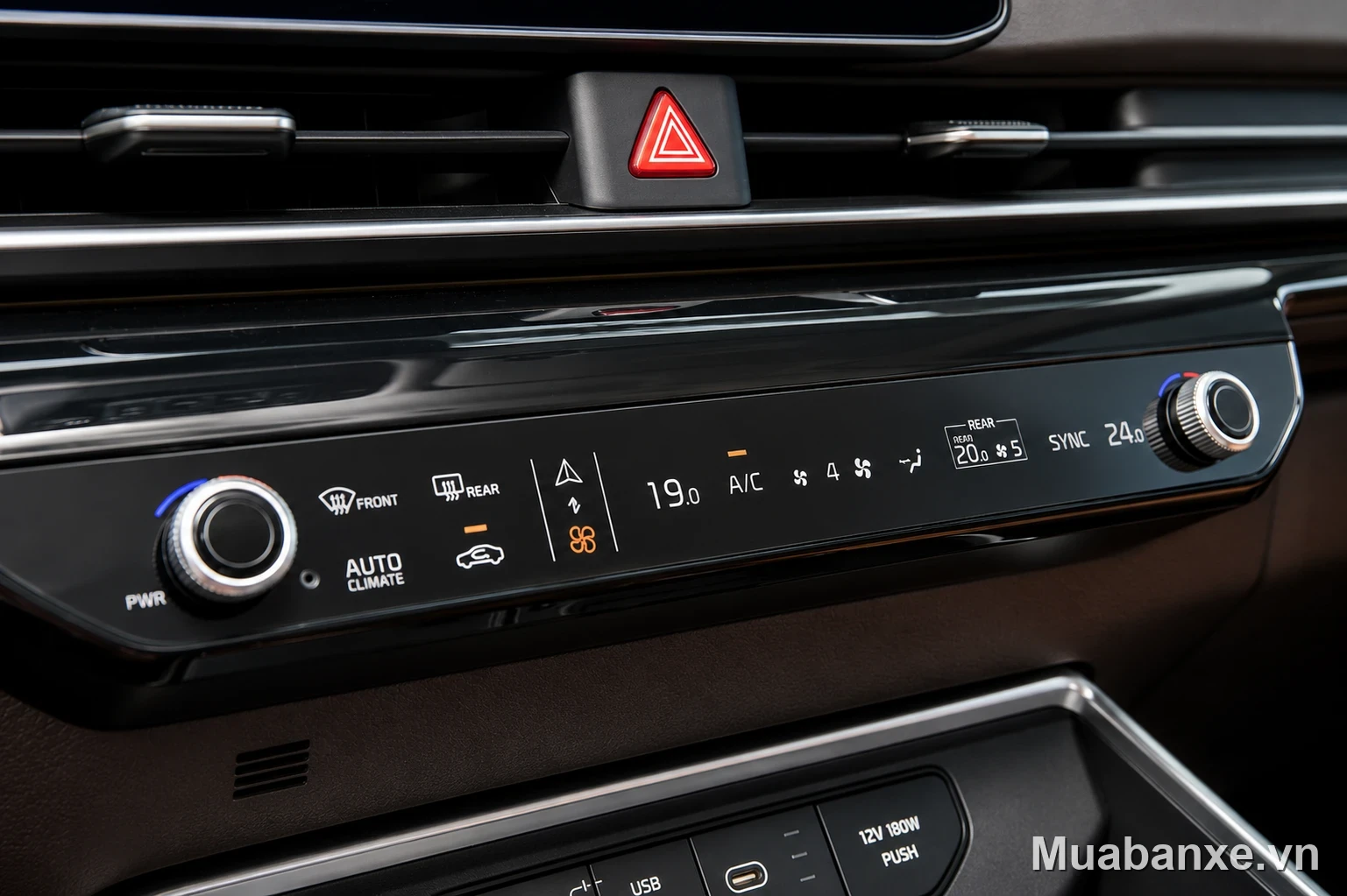 Kia Carnival màn hình điều hòa