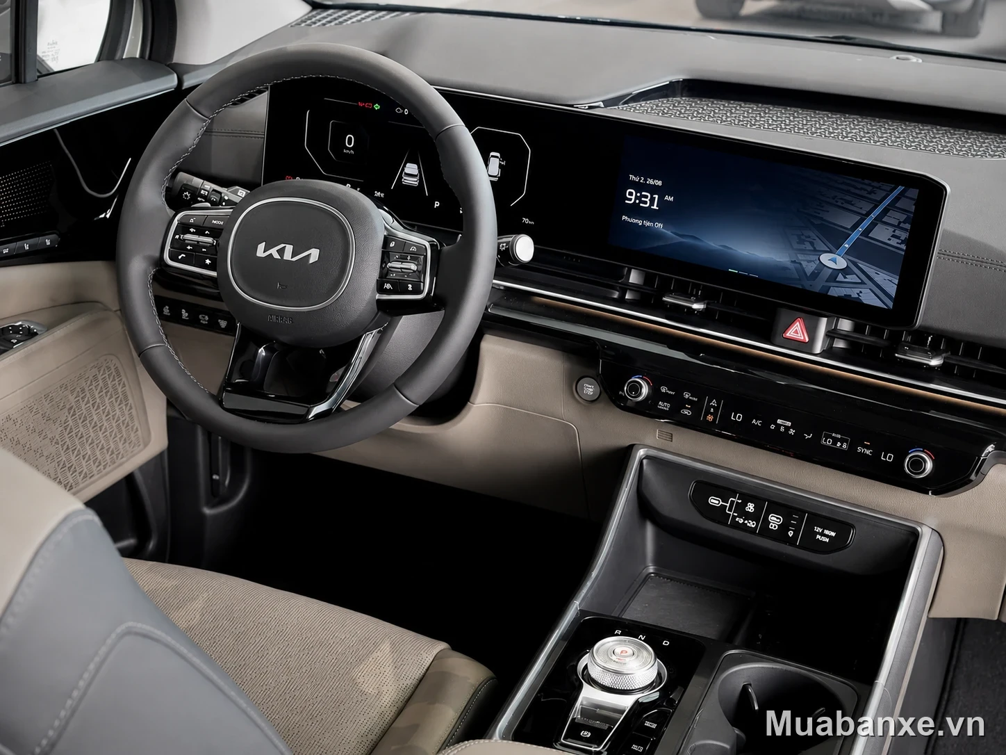 Kia Carnival vô lăng và màn hình giải trí