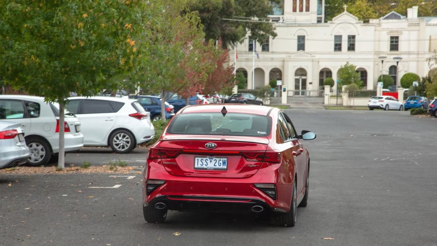 Thiết kế đuôi xe cerato sedan 