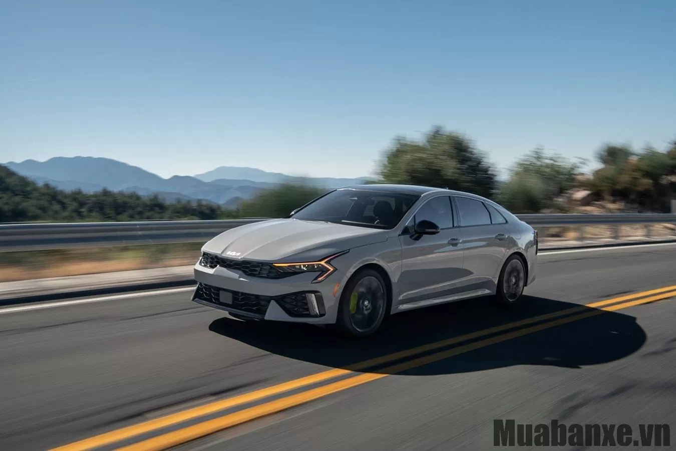 Cảm giác lái xe Kia K5