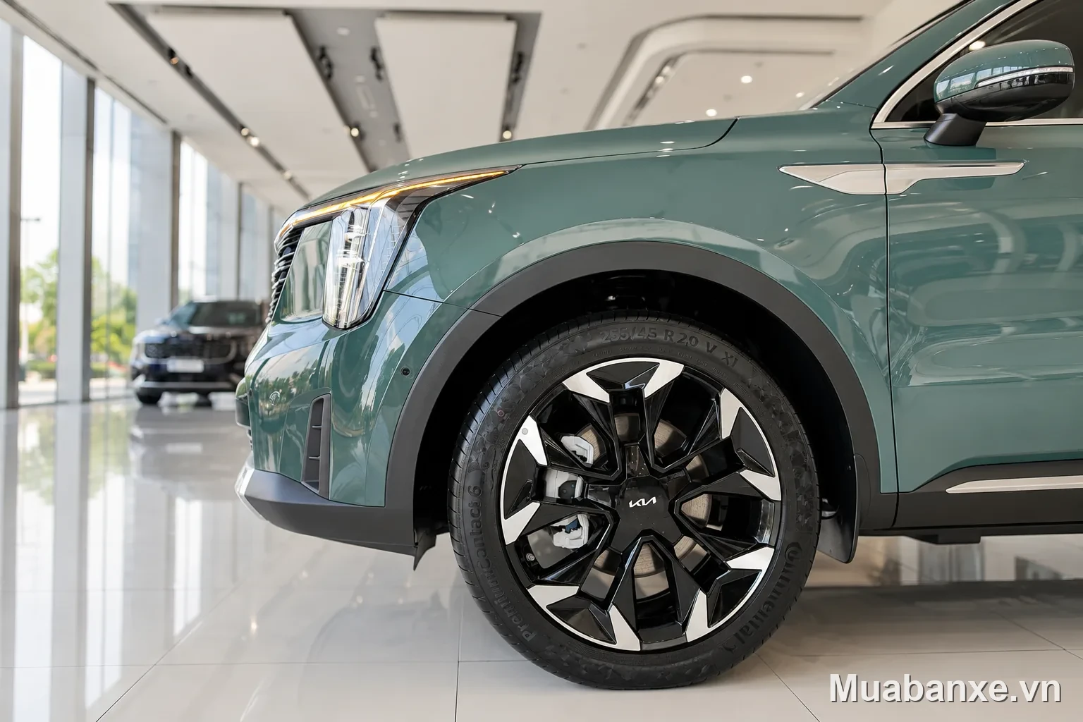 Kia Sorento mâm xe góc nghiêng