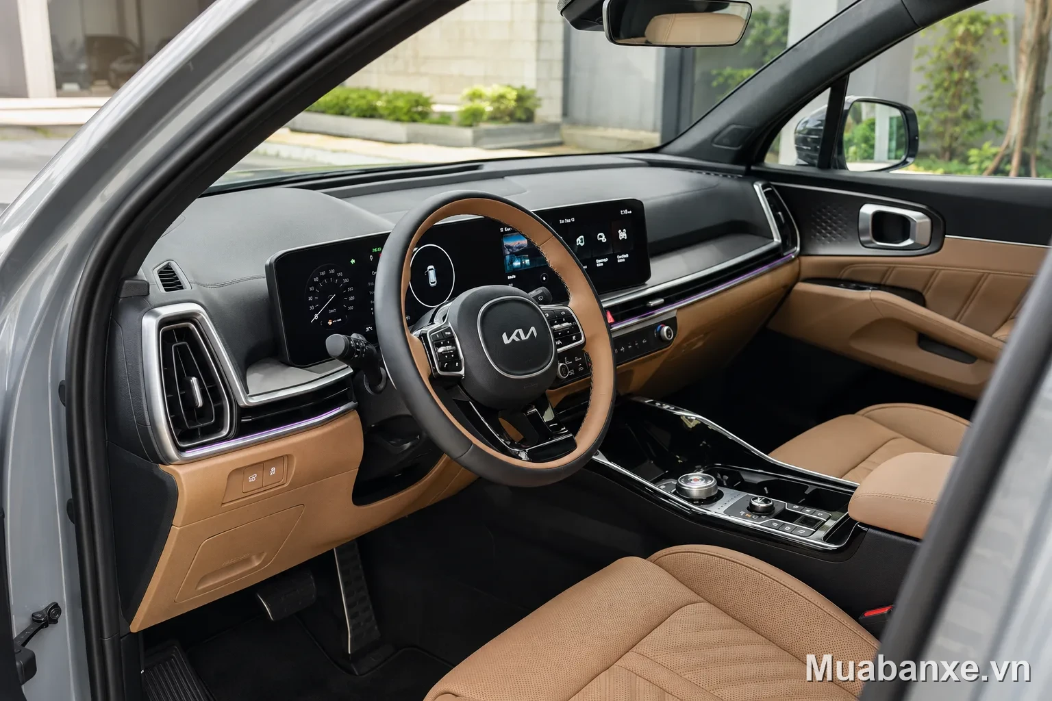 Kia Sorento vô lăng sang trọng, hiện đại