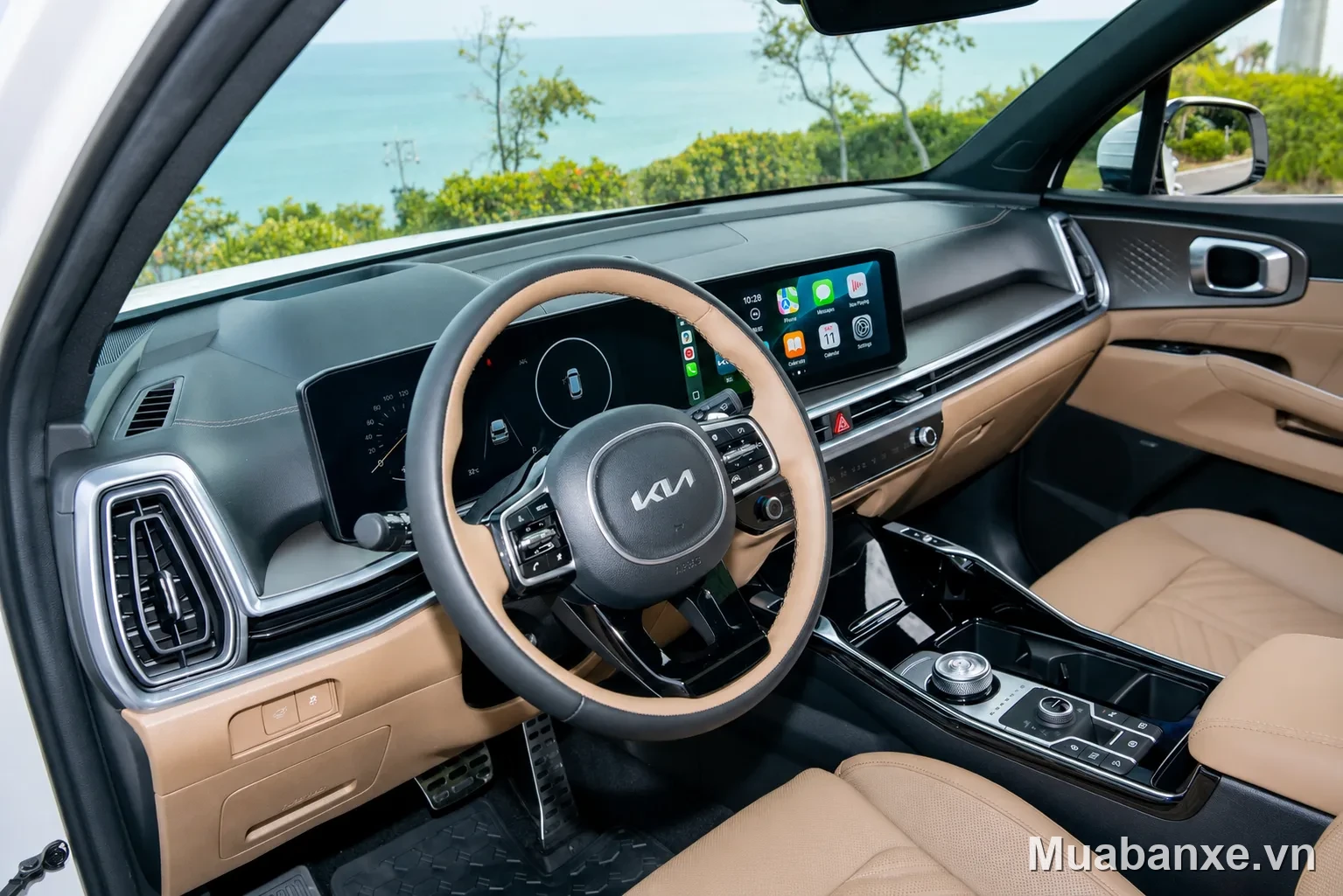 Kia Sorento vô lăng và màn hình giải trí
