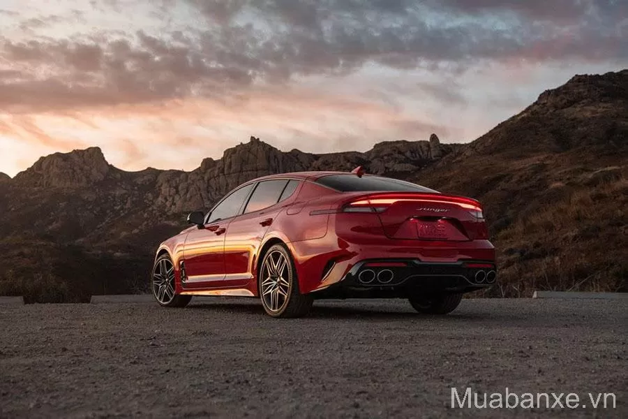 duoi xe kia stinger tinbanxe vn