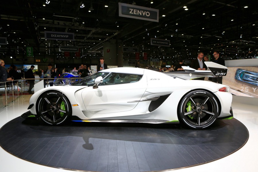 Thiết kế thân xe koenigsegg jesko 