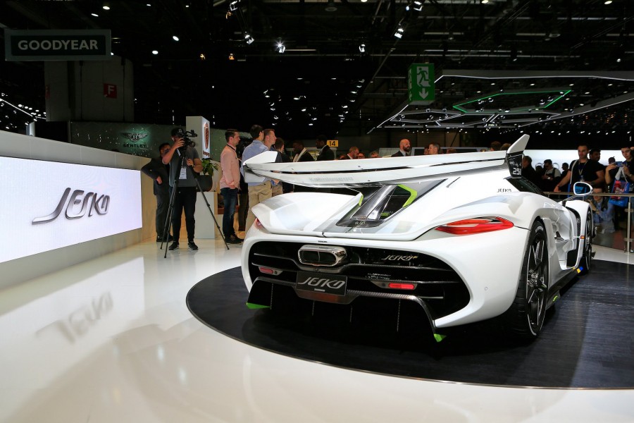 Thiết kế đuôi xe koenigsegg jesko 