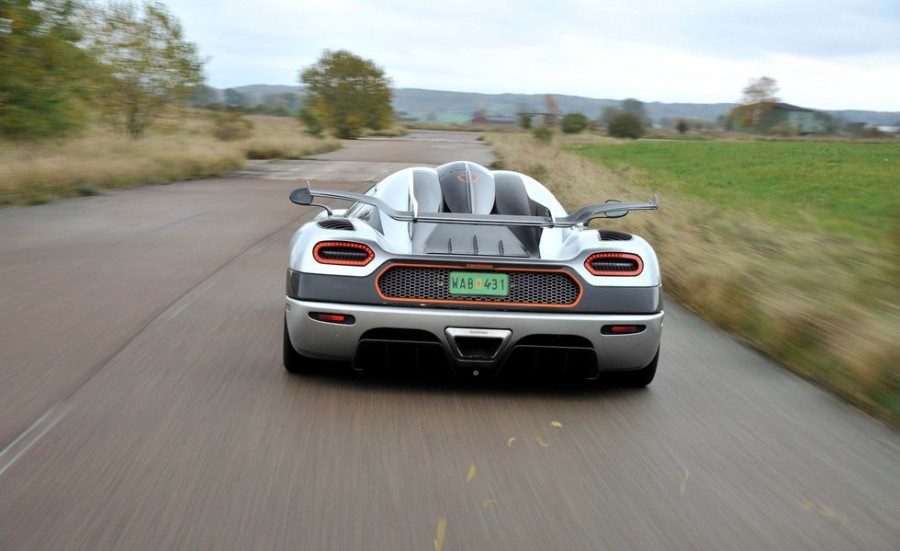 Thiết kế đuôi xe koenigsegg one 1 