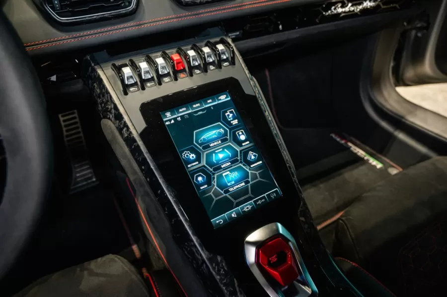 Trang bị tiện nghi giải trí lamborghini huracan evo