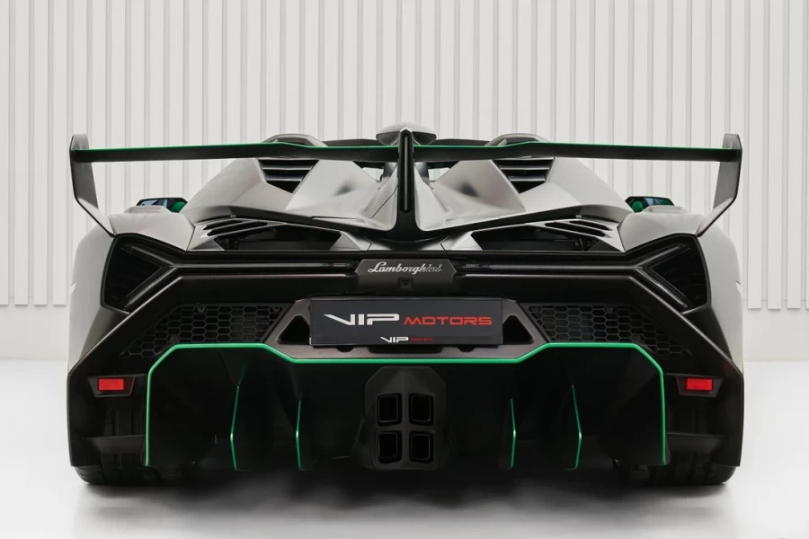 Thiết kế đuôi xe lamborghini veneno 