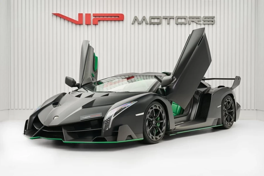 Động cơ vận hành lamborghini veneno 