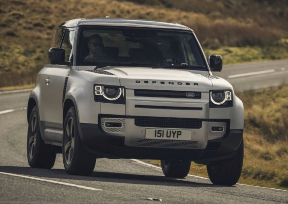 dau xe land rover defender tinbanxe vn
