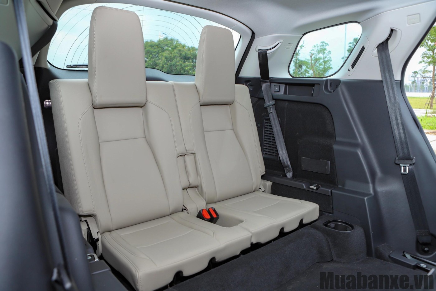 ghe ngoi tren xe land rover discovery sport