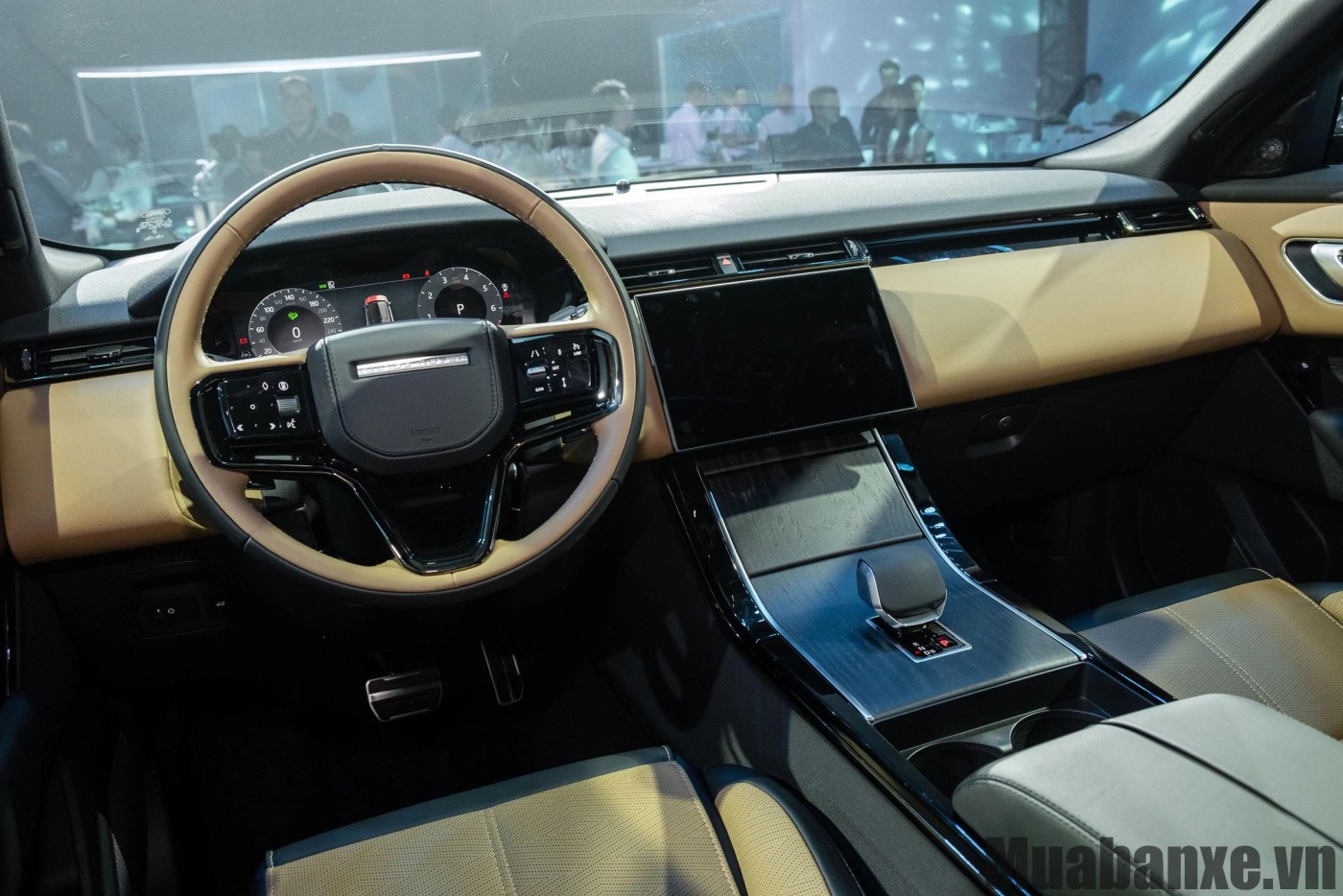tap lo xe range rover velar