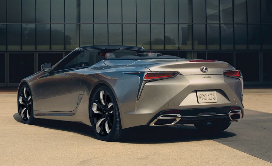 Thiết kế đuôi xe lexus lc500 