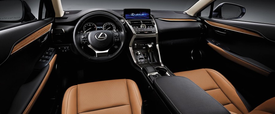 Thiết kế vô lăng và táp lô lexus nx300 