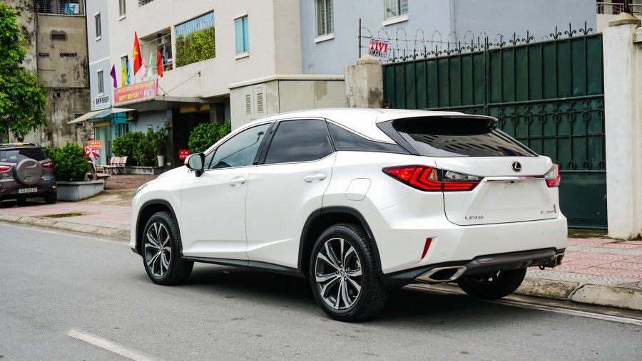 Thiết kế thân xe lexus rx200t 