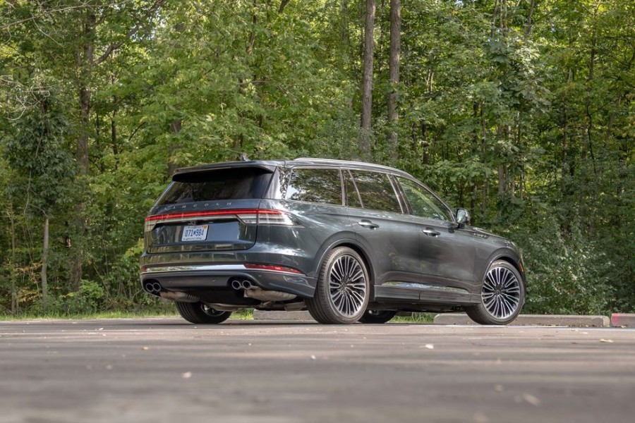 Thiết kế thân xe  lincoln aviator 