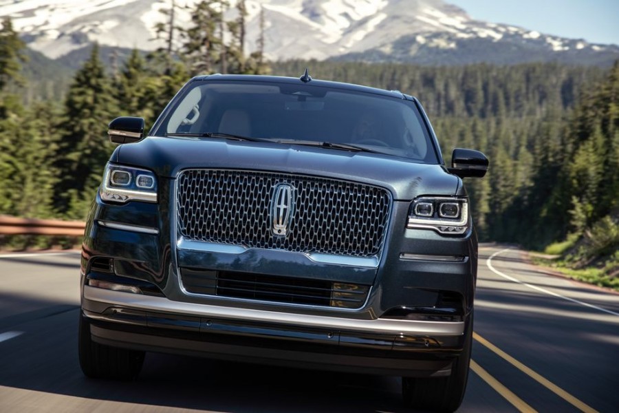 Thiết kế đầu xe lincoln navigator