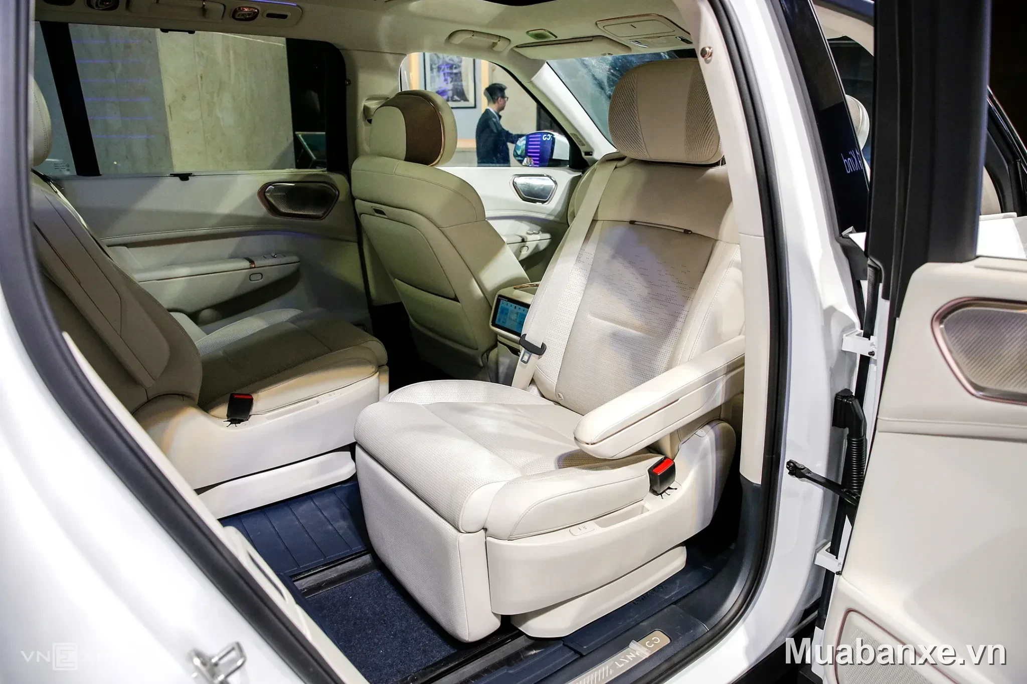 Lynk Co 900 - hàng ghế sau