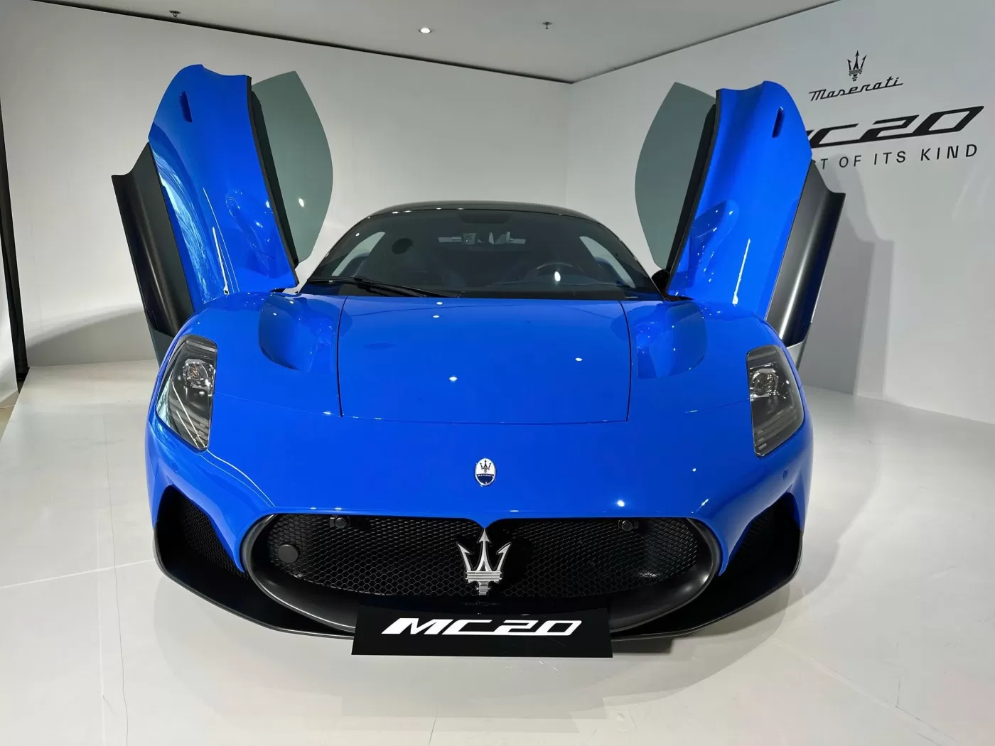 dau xe maserati mc20 tinbanxe vn