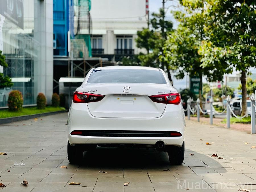 duoi xe mazda 2 tinbanxe vn
