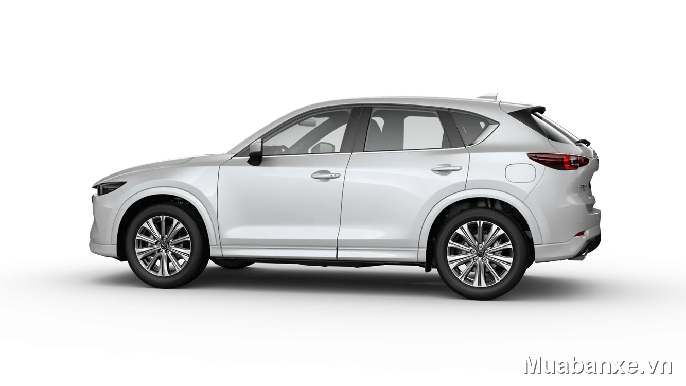 Mazda CX-5 màu trắng nhìn từ bên hông