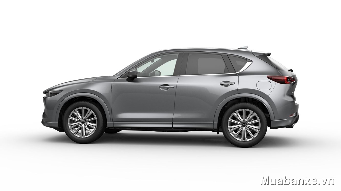 Mazda CX-5 màu xám nhìn từ bên hông