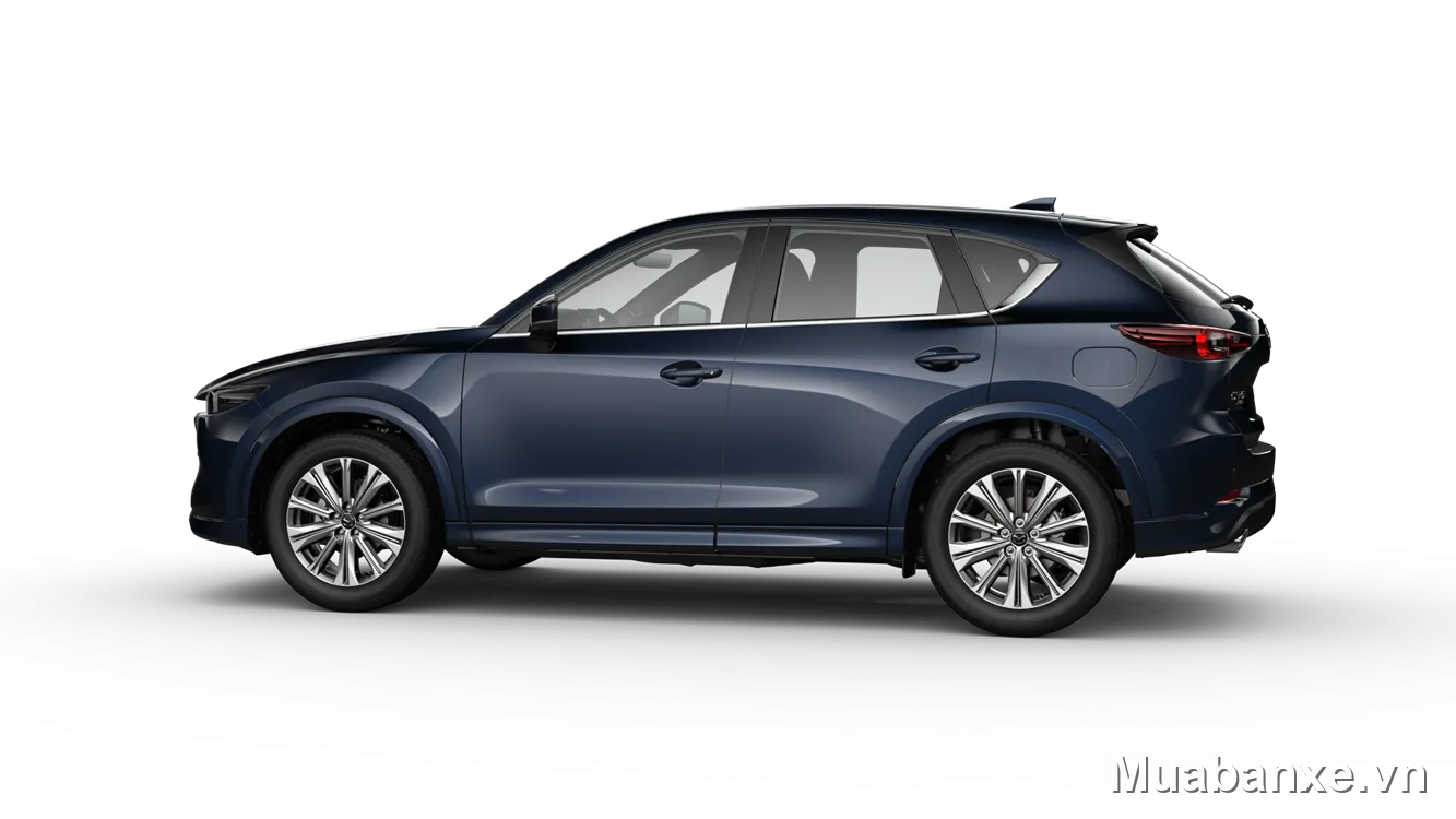 Mazda CX-5 màu xanh dương nhìn từ bên hông