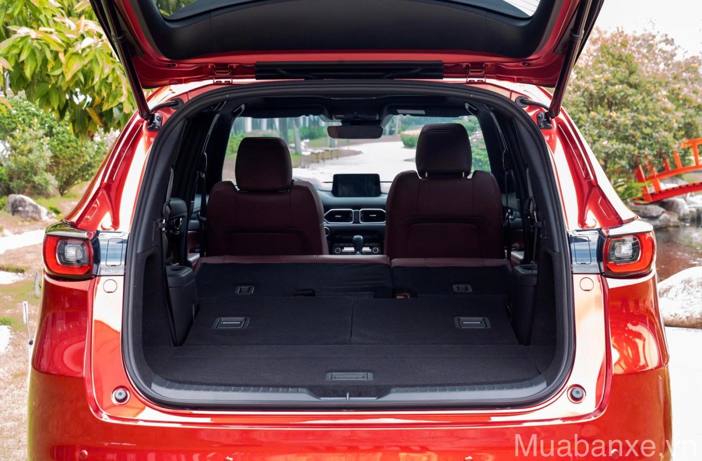 khoang hanh li tren xe mazda cx 8 tinbanxe vn