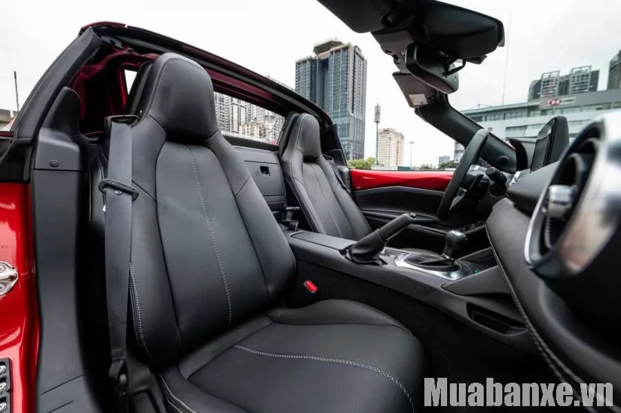 ghe ngoi tren xe mazda mx 5 tinbanxe vn