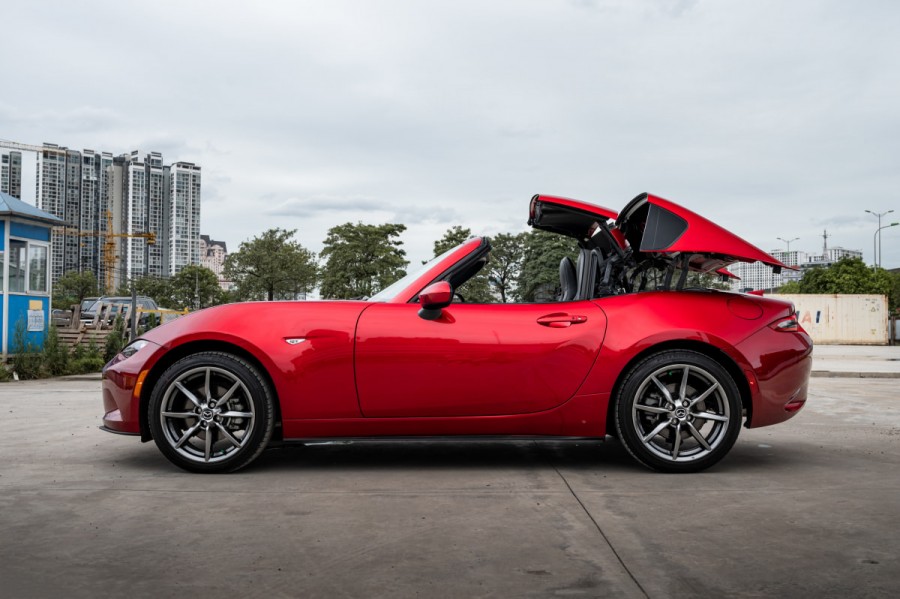 Thiết kế thân xe mazda mx 5 