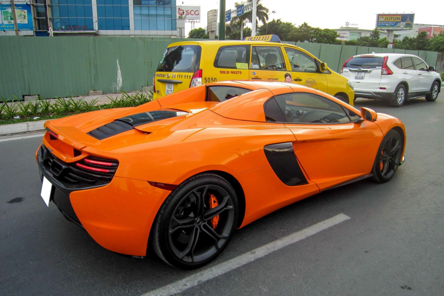 Thiết kế thân xe mclaren 650s spider 