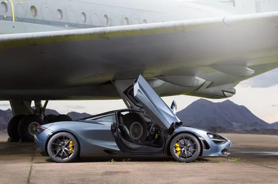 Thiết kế thân xe  mclaren 720s 